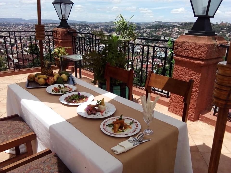 Relais De La Haute Ville Tana Antananarivo Exterior photo